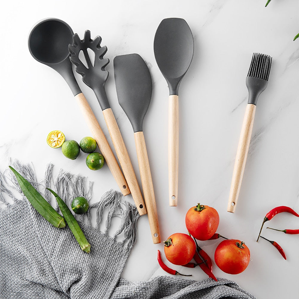 Silicone Kitchenware Cooking Utensils Set Non-stick Cookware Spatula Shovel Egg Beaters Wooden Handle Kitchen Cooking Tool Set